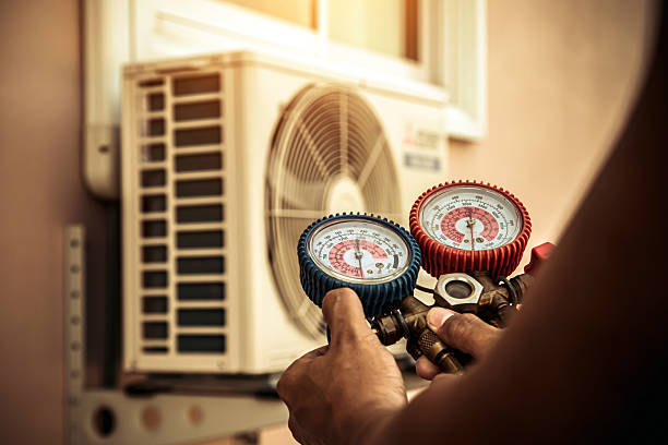 Professional Ac Installation technician working in Slidell, TX